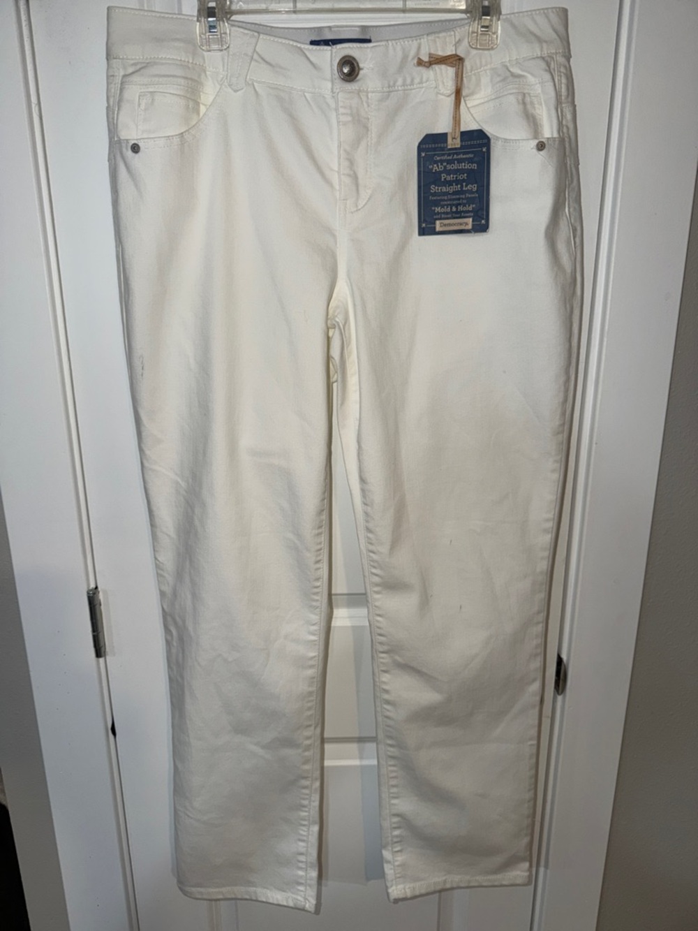 BNWT Democracy White Straight Leg Pants
